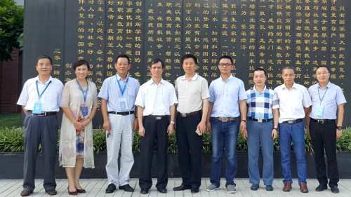 61801882019486212_副本.jpg