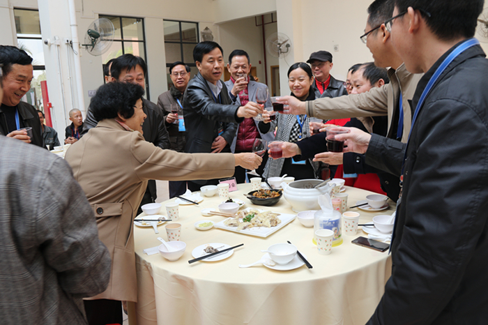 微信图片_20190201123917_副本.jpg