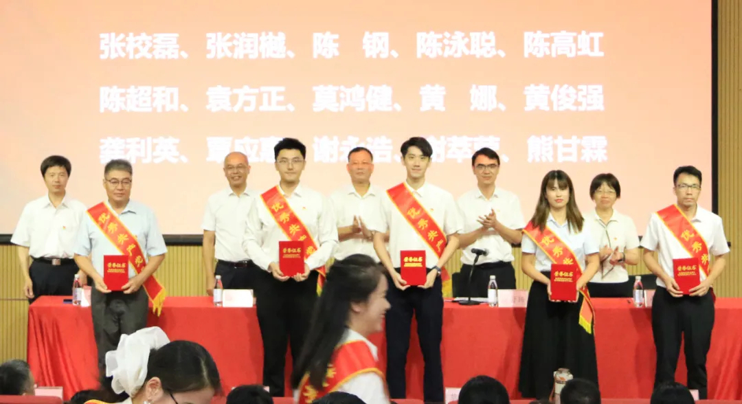 C:\Users\BGY\Desktop\美图批处理照片\8.jpg