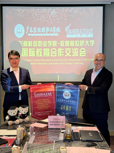 0fa44aaa3c6e56d1e41d2a0b4e8fd295