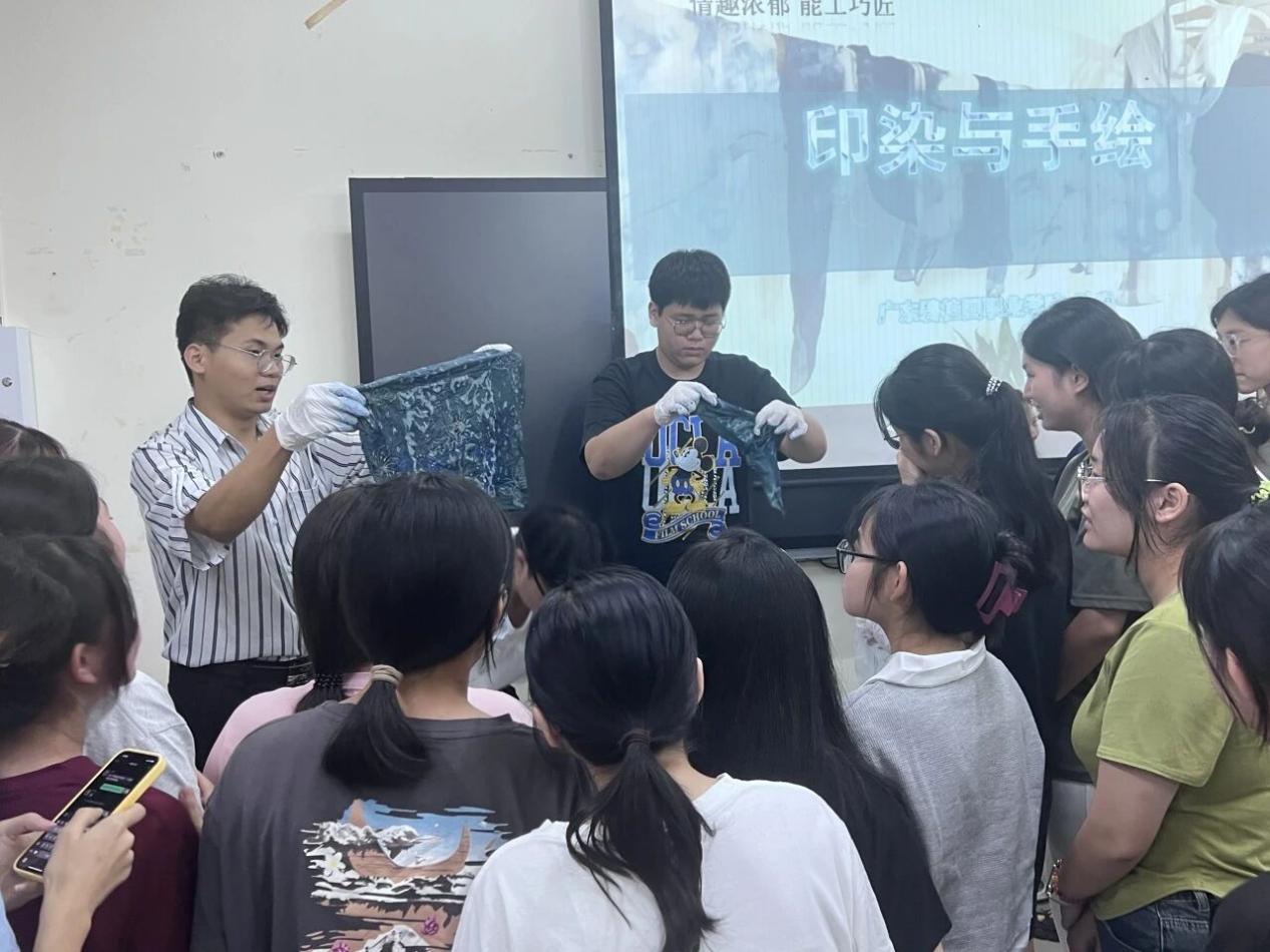 c89bf29854e95bc64bda0364fda13ae3